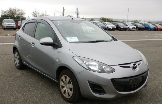 Mazda demio 2013